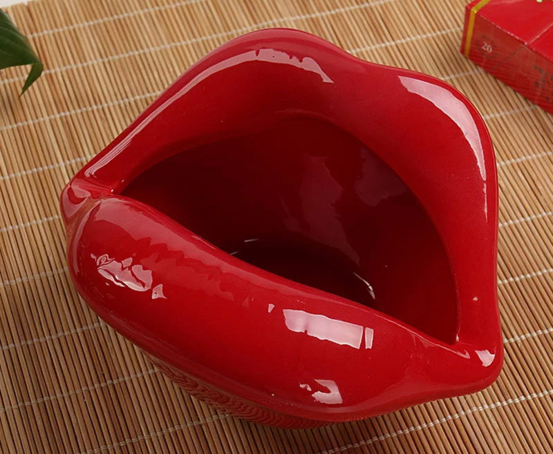 Pucker up Ashtray